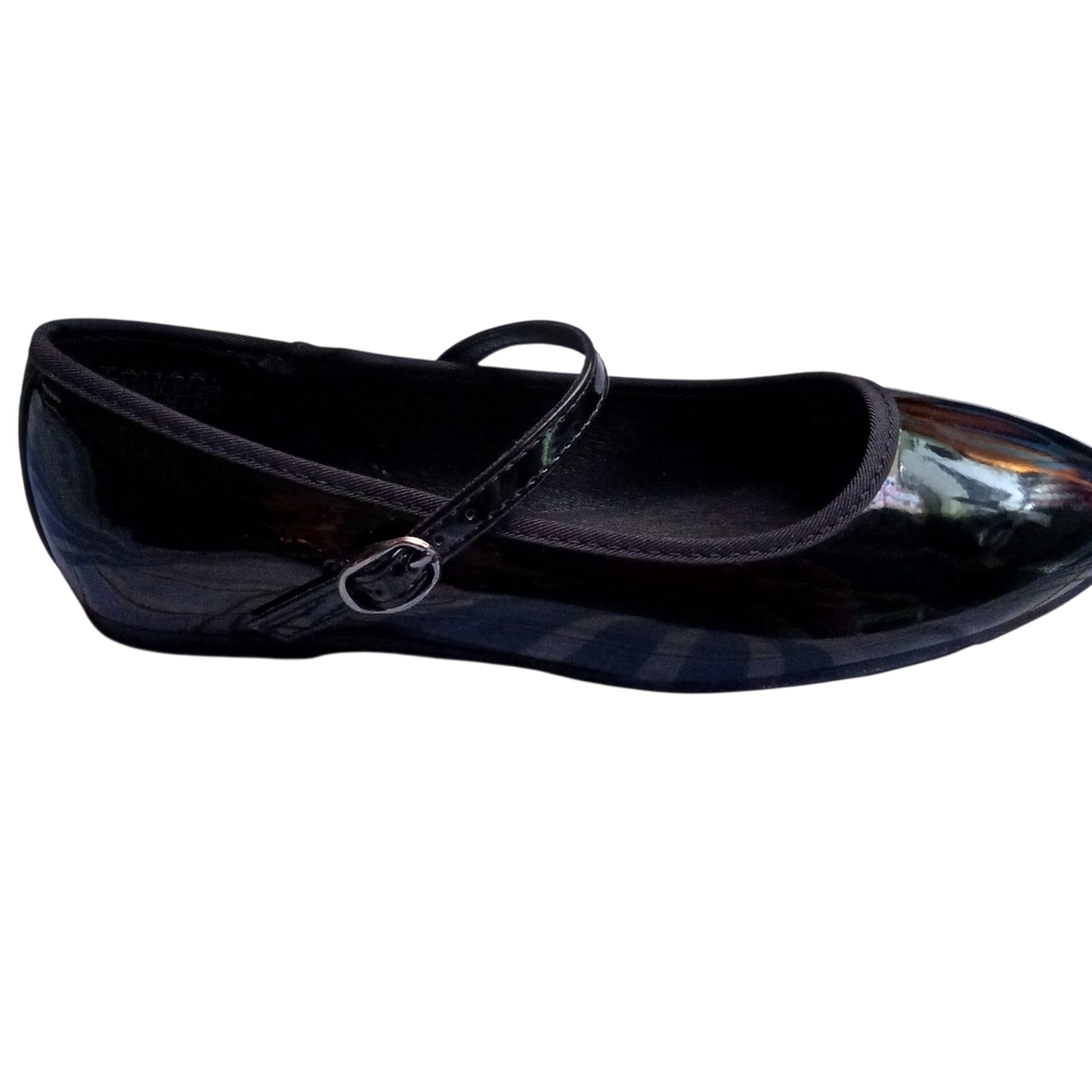 TAHARI Black Patent Mary Jane Flats Vienna